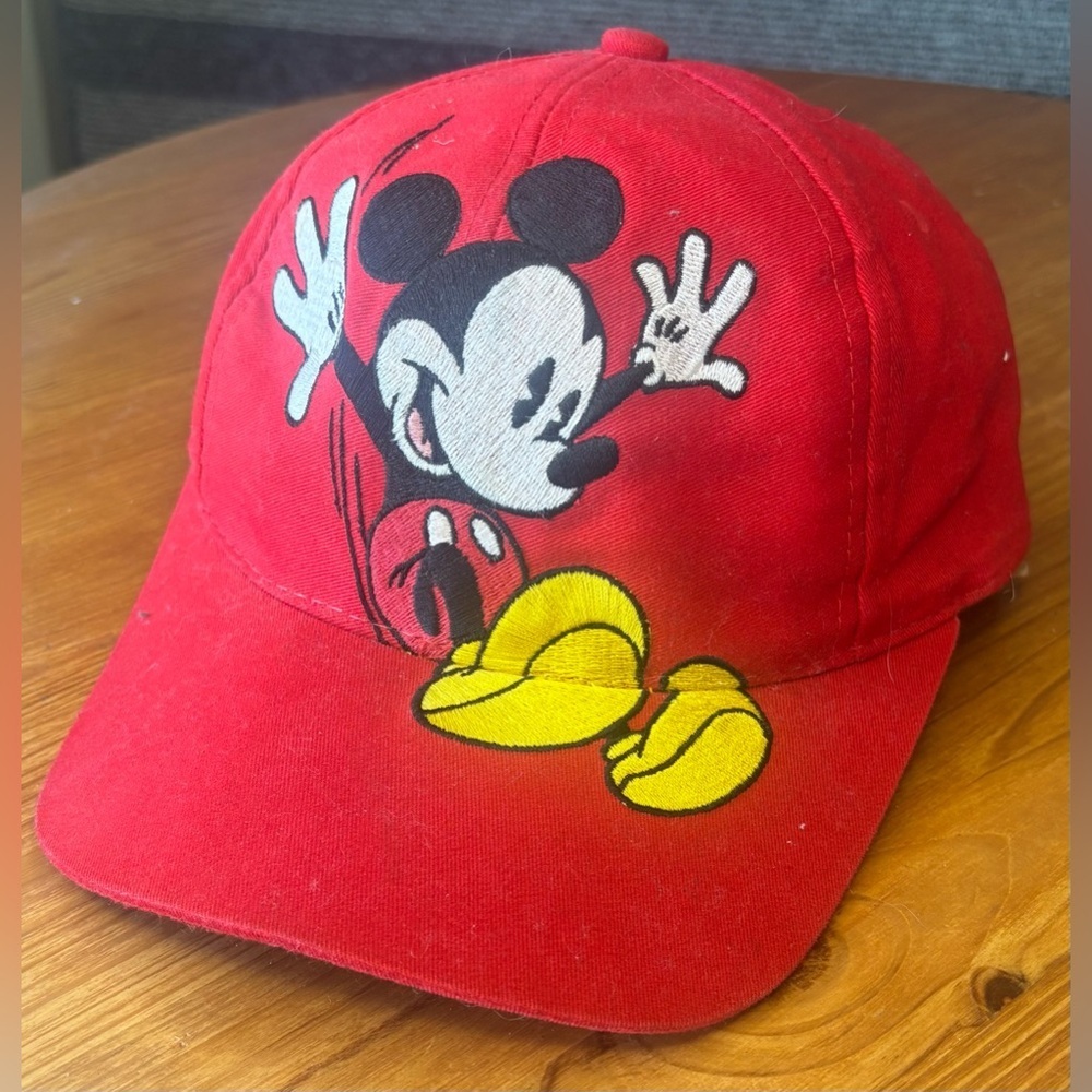 Vintage 90’s Disney Store Red Mickey Mouse SnapBack Hat OSFA EUC